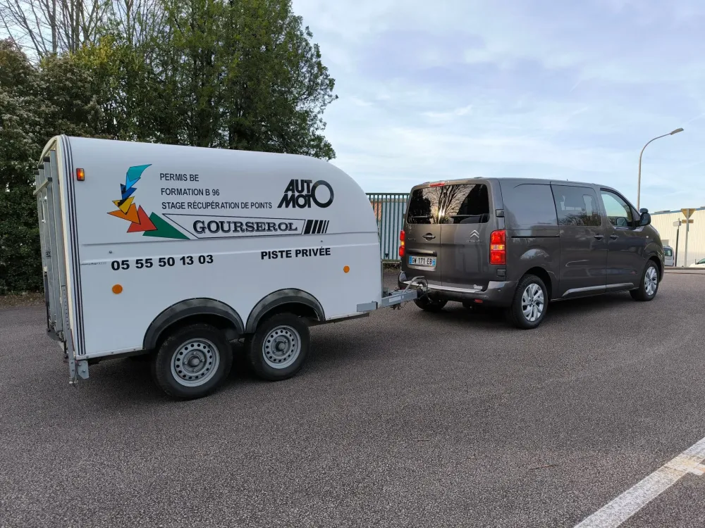 Auto-École Gourserol - Apprentissage de la conduite et passage du permis (2)webp
